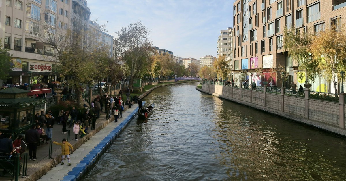 Eskişehir Porsuk Çayı ve şehir merkezi